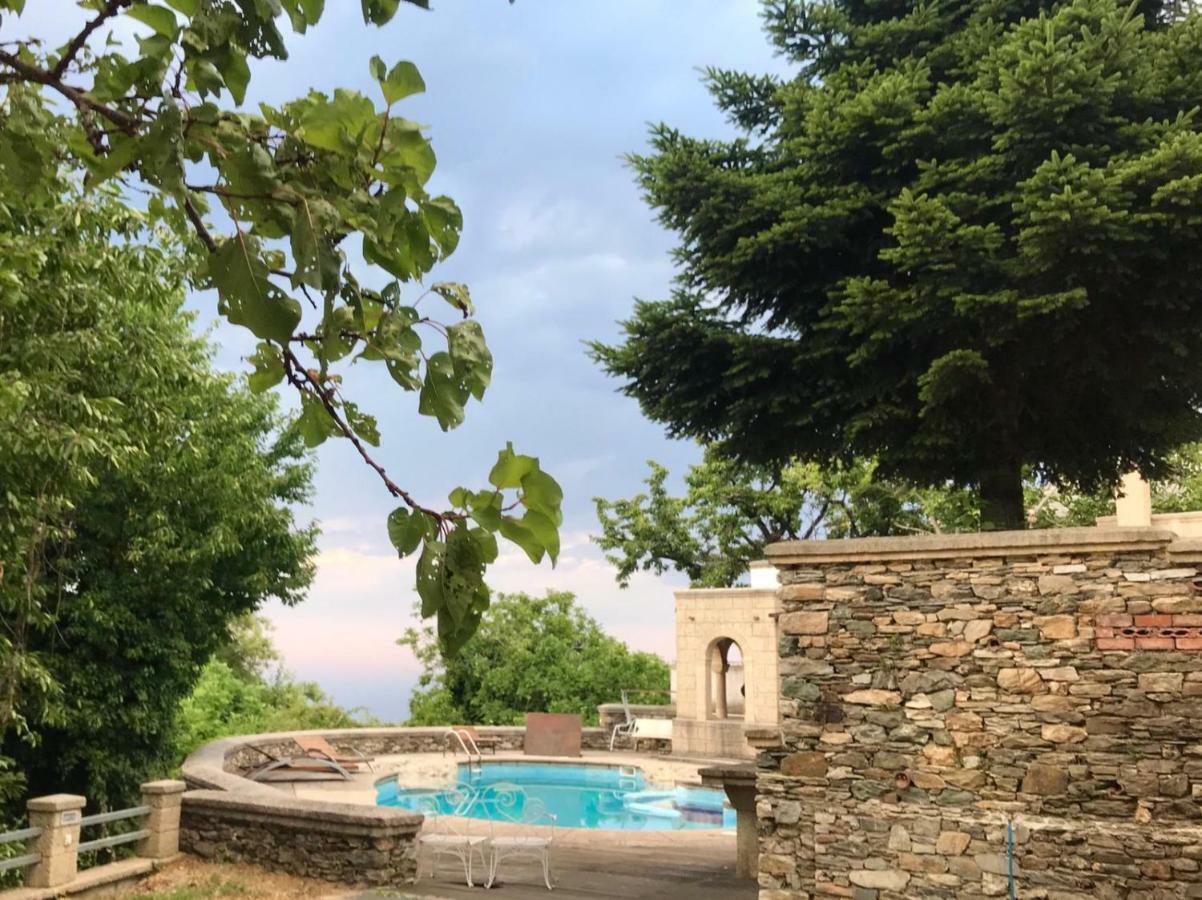 Chateau Cascara Mourésion Kültér fotó